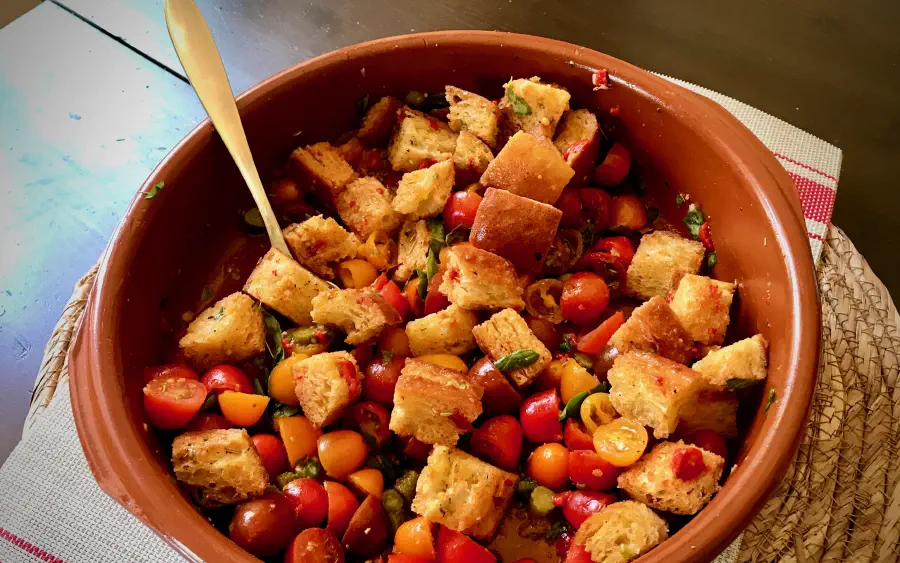 Scrumptious & Easy to Make Tuscan Salad